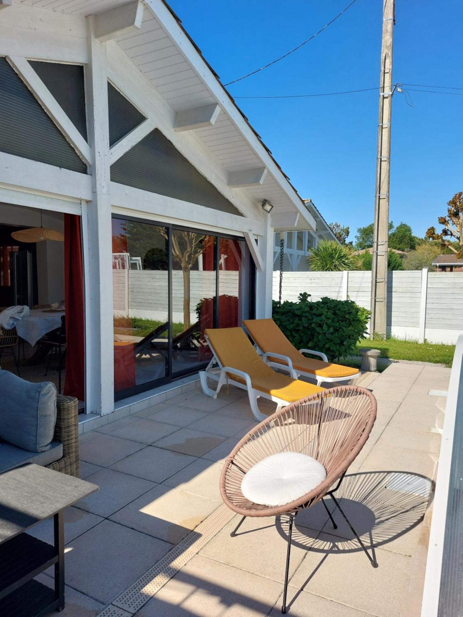 Plaisirs De Lege Villa Exterior photo